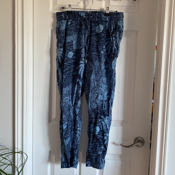 Tropical matching cami and pants - Picture 2 of 6